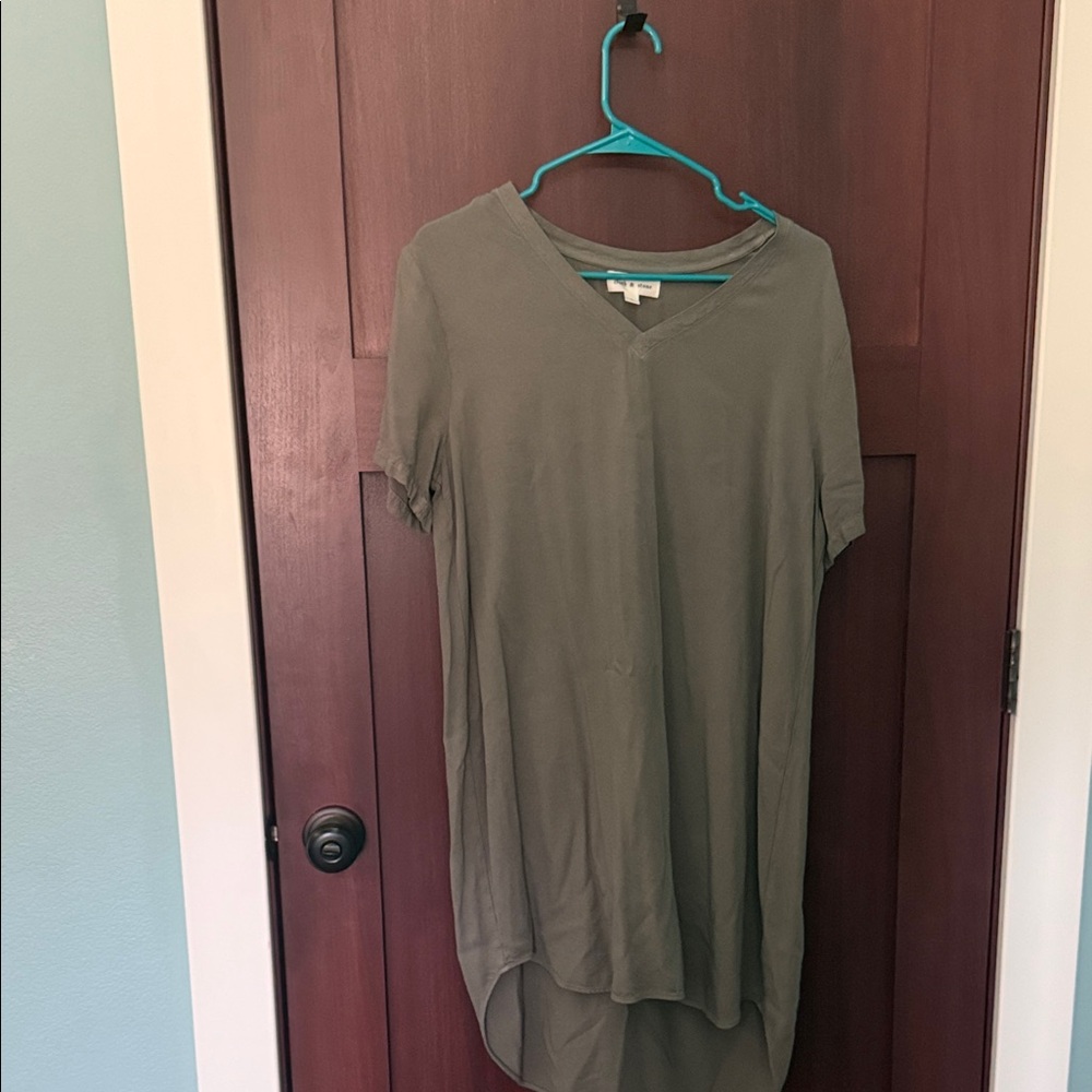 cloth & stone Olive Short-Sleeve V-Neck Midi Tunic